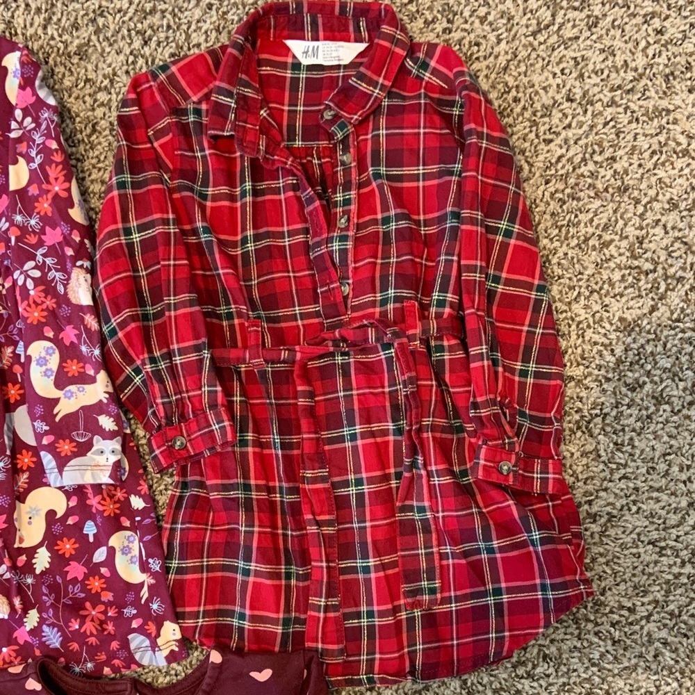 Set of Three Girls' Dresses in Red and Burgundy size T2 and 24months - Picture 4 of 5